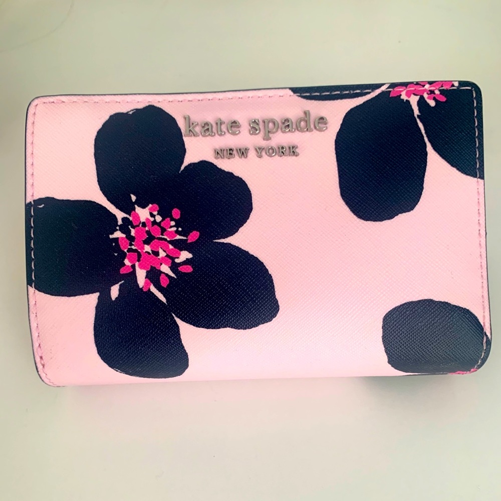 Kate spade Cameron medium bifold wallet